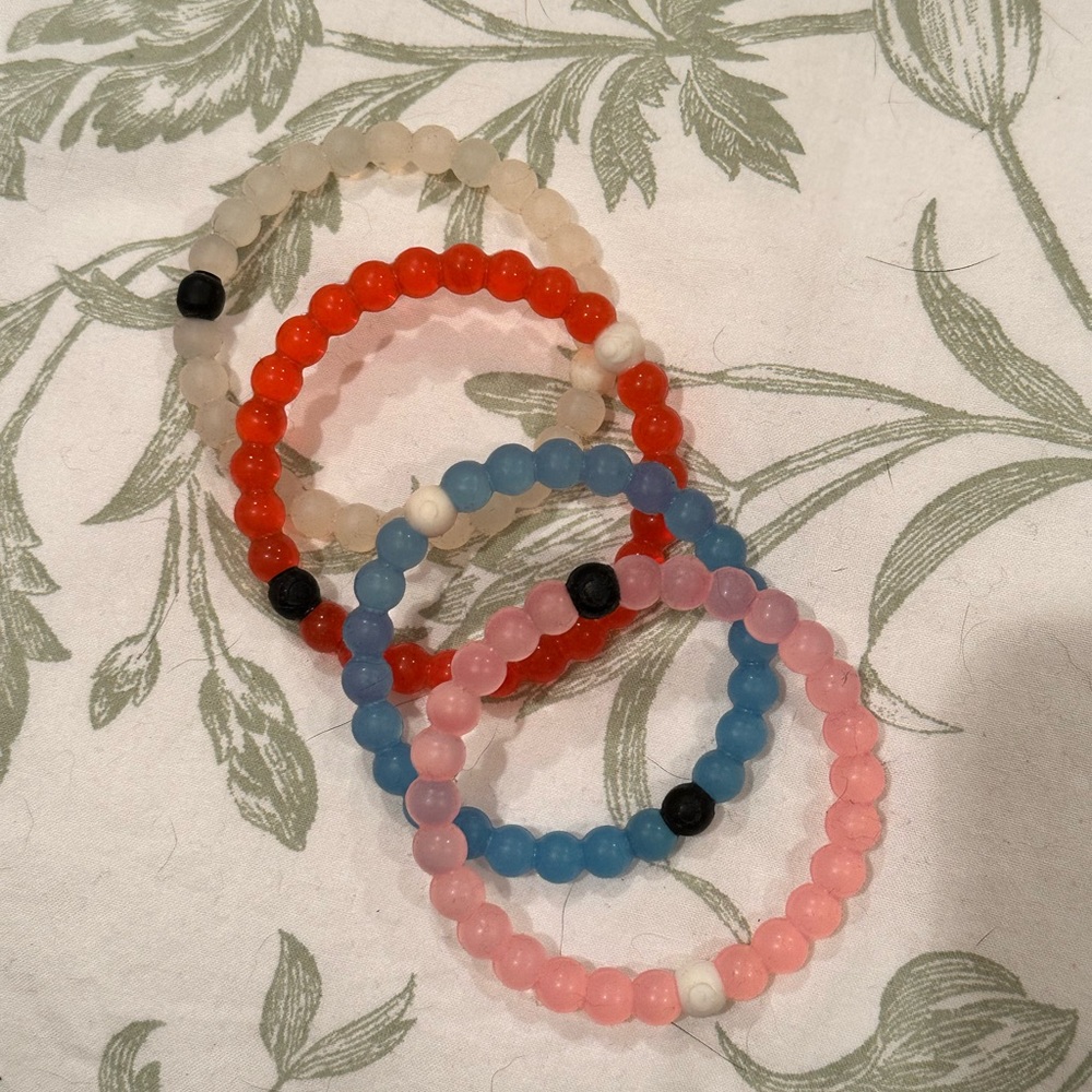 4 Lokai bracelet bundle